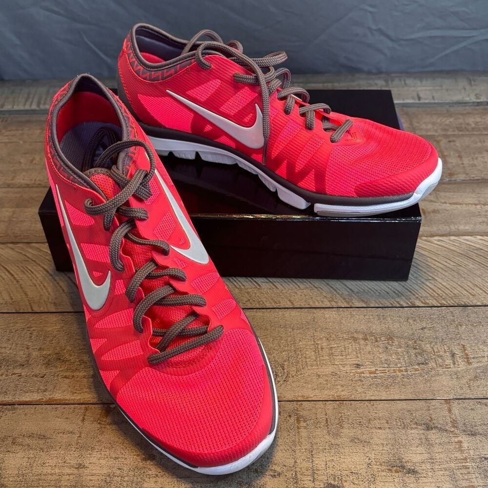 Nike Women's Flex Supreme Trainer Shoe Size 10 Red 683138-600 Athletic - Picture 3 of 6